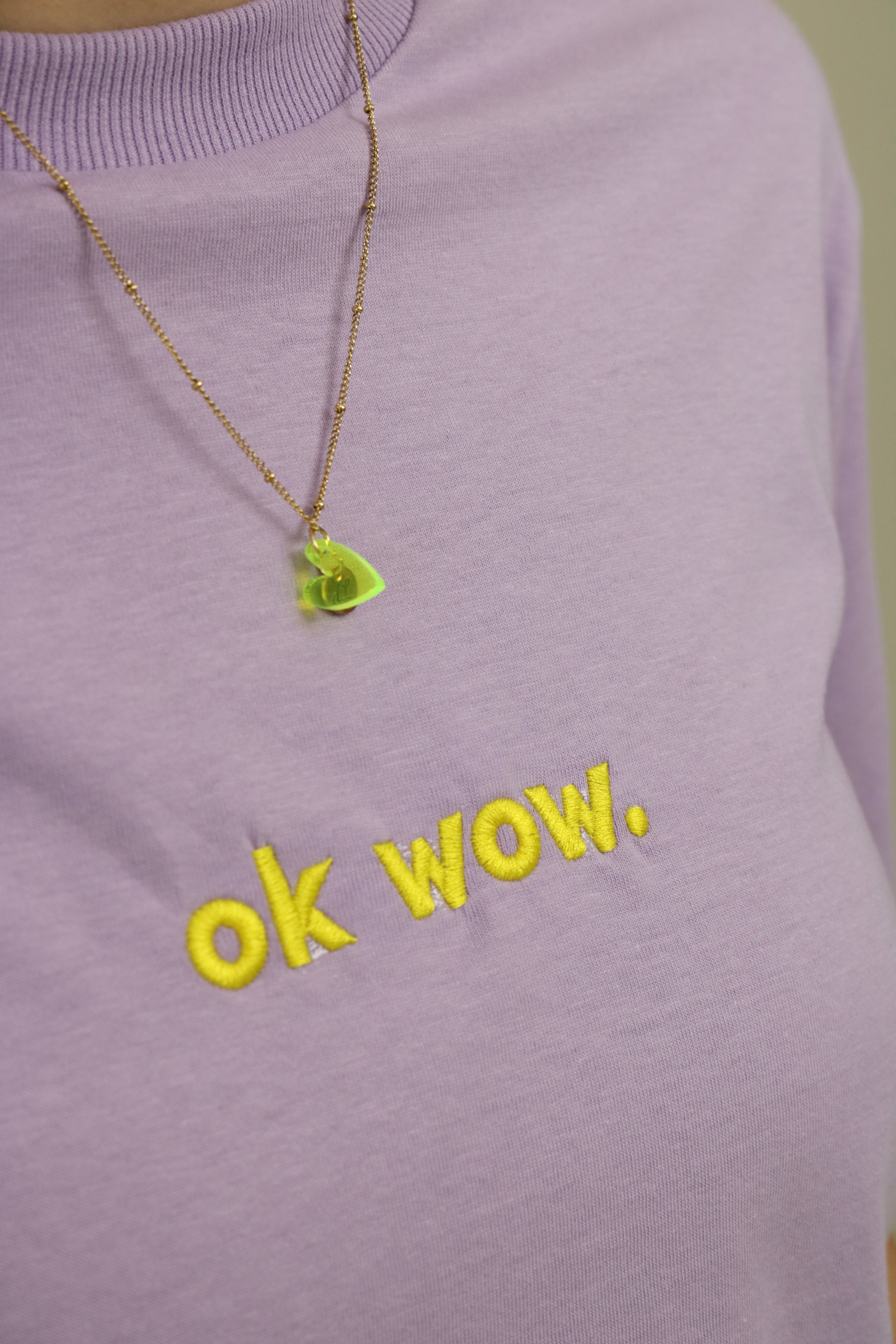 ok wow. T-Shirt Flieder